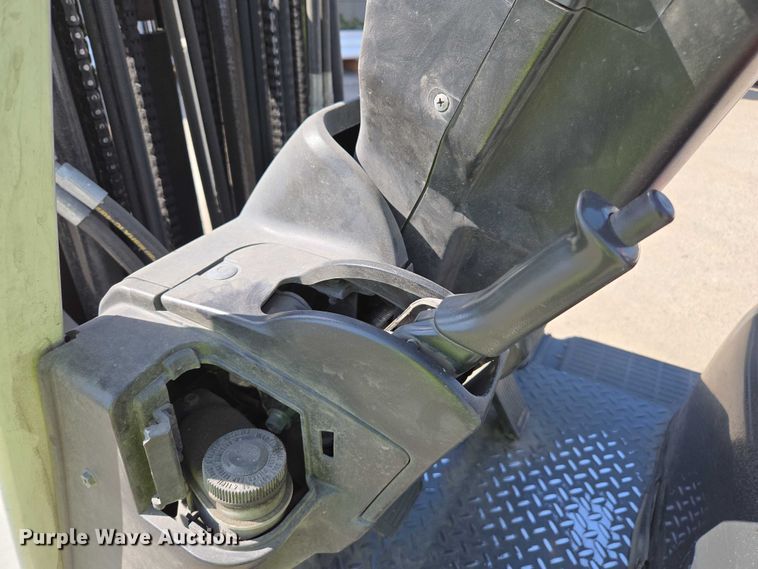 image for item EC1069 2017 UniCarriers CFS40 forklift