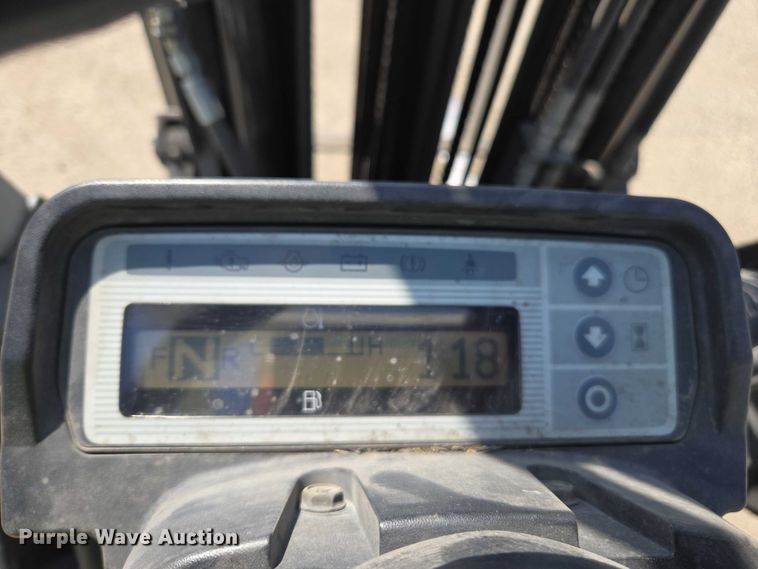 image for item EC1069 2017 UniCarriers CFS40 forklift