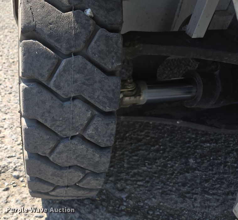 image for item EC1070 2014 Nissan MP1F2A25LV forklift