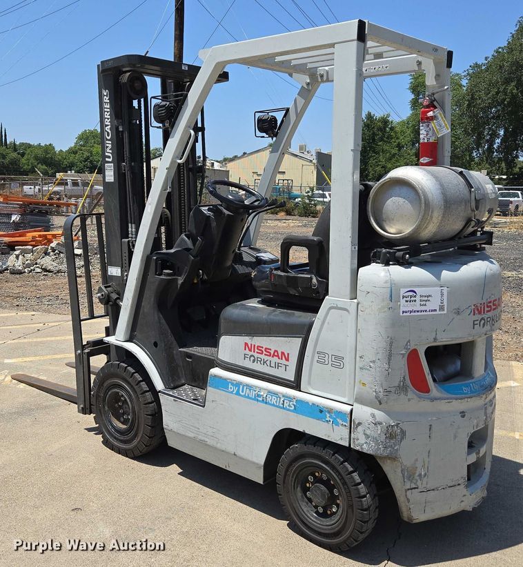 image for item EC1071 2015 Nissan AF35 forklift