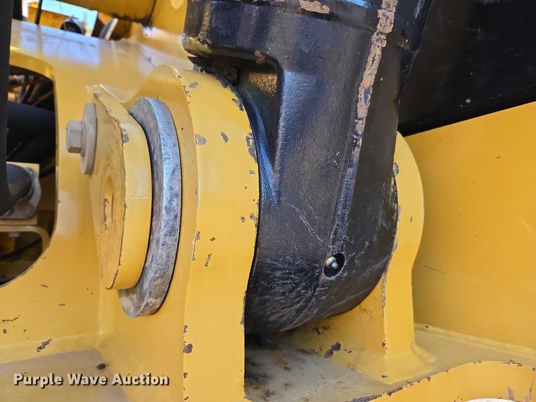 image for item EC1073 2017 Caterpillar 374F L excavator