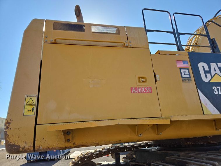 image for item EC1073 2017 Caterpillar 374F L excavator