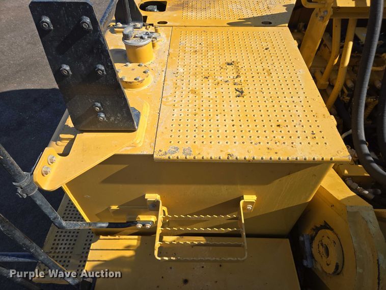 image for item EC1073 2017 Caterpillar 374F L excavator