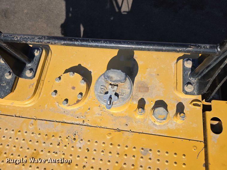 image for item EC1073 2017 Caterpillar 374F L excavator