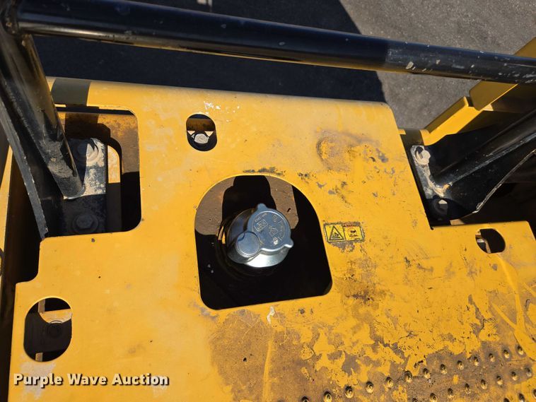 image for item EC1073 2017 Caterpillar 374F L excavator