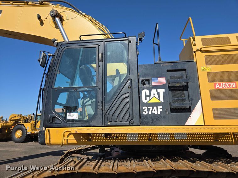 image for item EC1073 2017 Caterpillar 374F L excavator