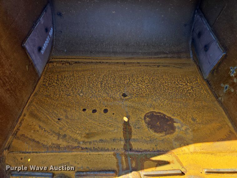 image for item EC1073 2017 Caterpillar 374F L excavator