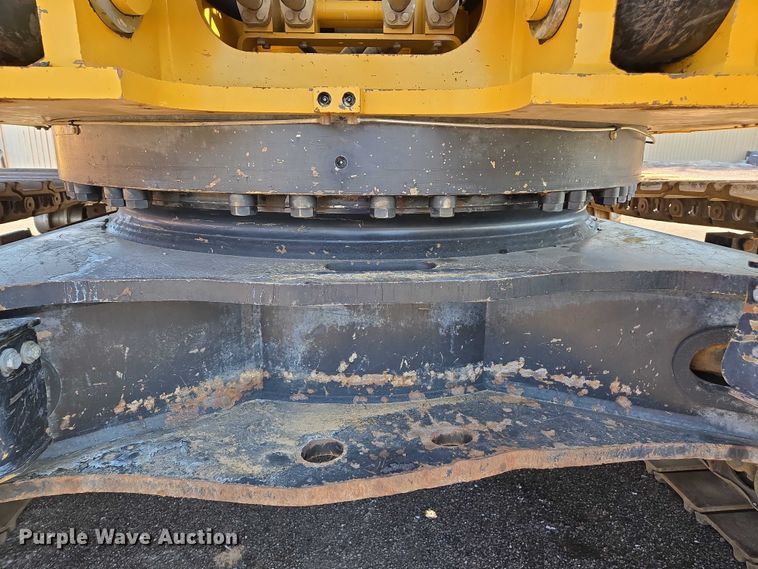 image for item EC1073 2017 Caterpillar 374F L excavator