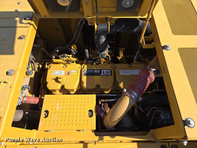 image for item EC1073 2017 Caterpillar 374F L excavator