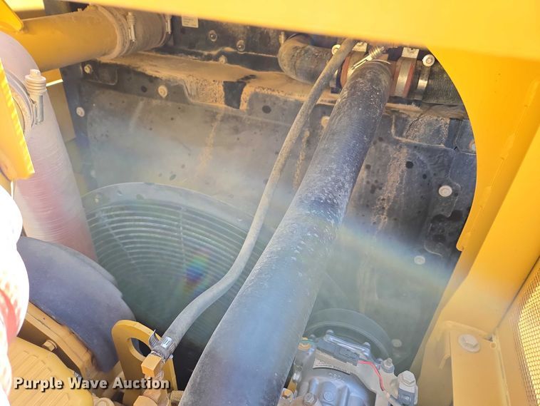 image for item EC1073 2017 Caterpillar 374F L excavator