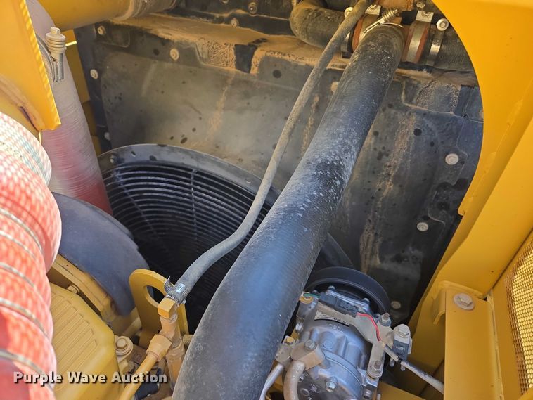 image for item EC1073 2017 Caterpillar 374F L excavator