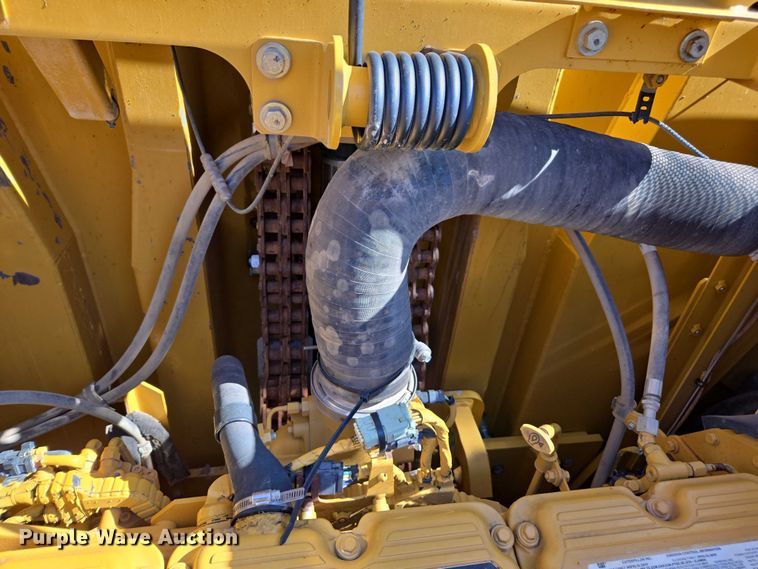 image for item EC1073 2017 Caterpillar 374F L excavator