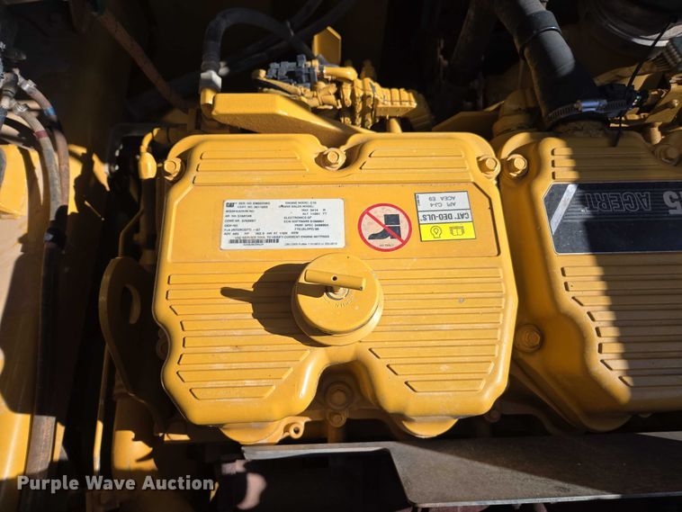 image for item EC1073 2017 Caterpillar 374F L excavator