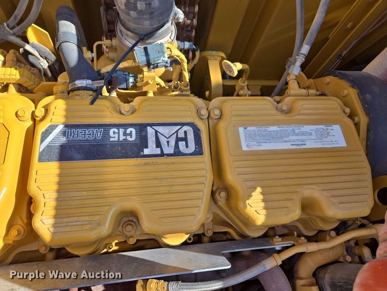 image for item EC1073 2017 Caterpillar 374F L excavator