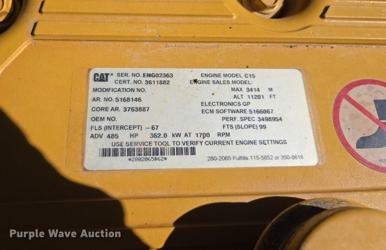 image for item EC1073 2017 Caterpillar 374F L excavator