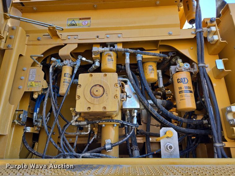 image for item EC1073 2017 Caterpillar 374F L excavator