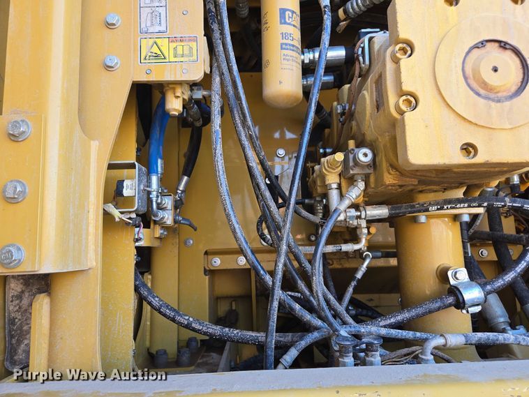 image for item EC1073 2017 Caterpillar 374F L excavator