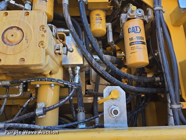 image for item EC1073 2017 Caterpillar 374F L excavator