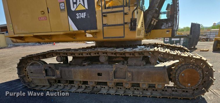 image for item EC1073 2017 Caterpillar 374F L excavator