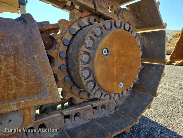 image for item EC1073 2017 Caterpillar 374F L excavator