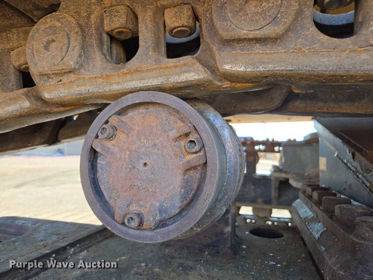 image for item EC1073 2017 Caterpillar 374F L excavator