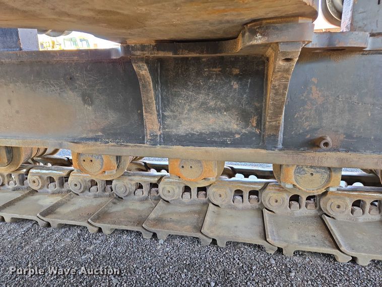 image for item EC1073 2017 Caterpillar 374F L excavator