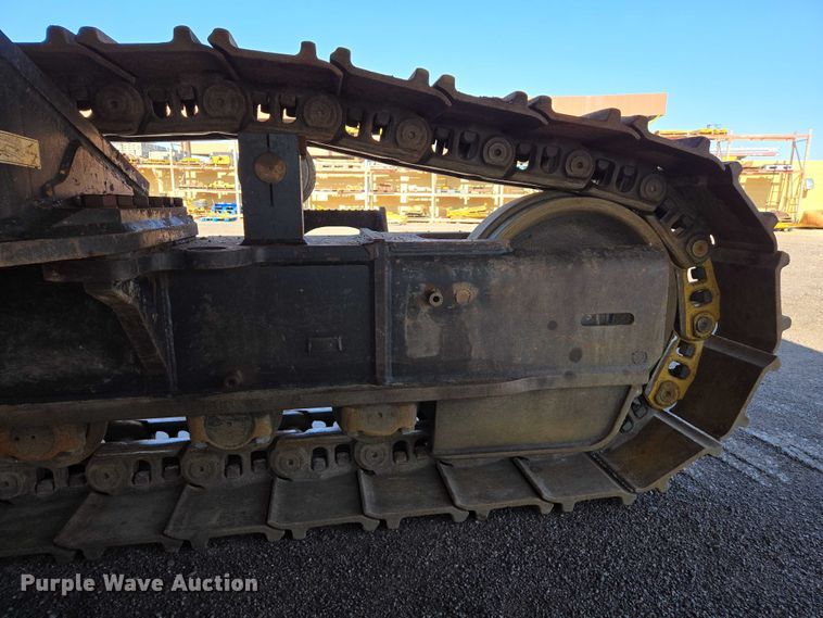 image for item EC1073 2017 Caterpillar 374F L excavator