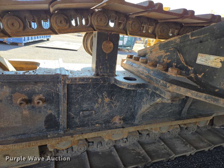 image for item EC1073 2017 Caterpillar 374F L excavator