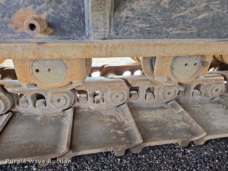 image for item EC1073 2017 Caterpillar 374F L excavator