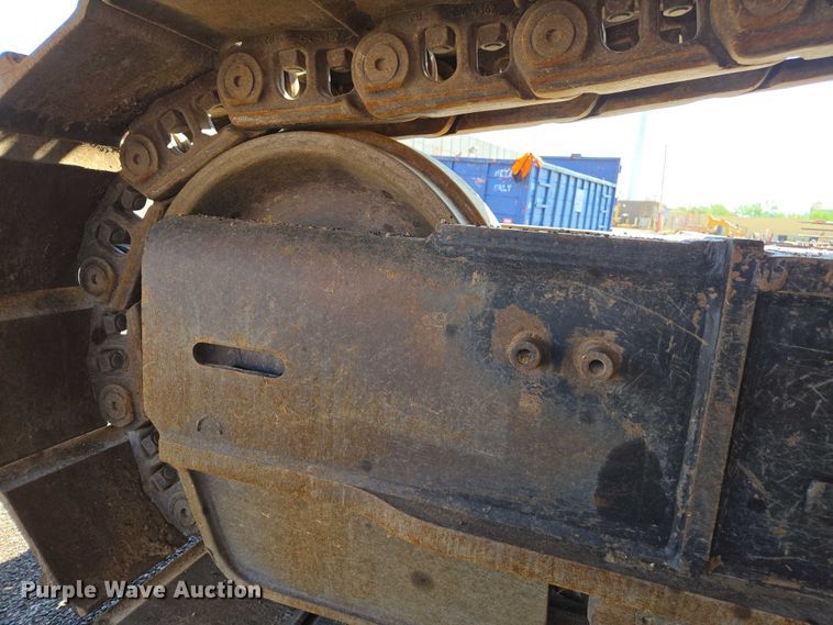 image for item EC1073 2017 Caterpillar 374F L excavator