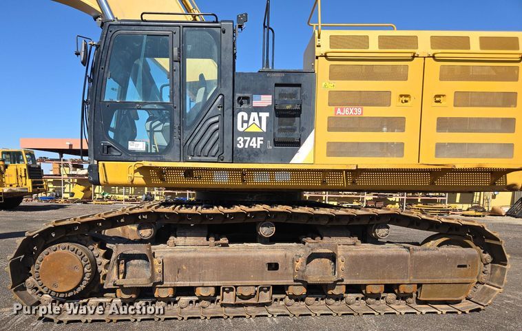image for item EC1073 2017 Caterpillar 374F L excavator