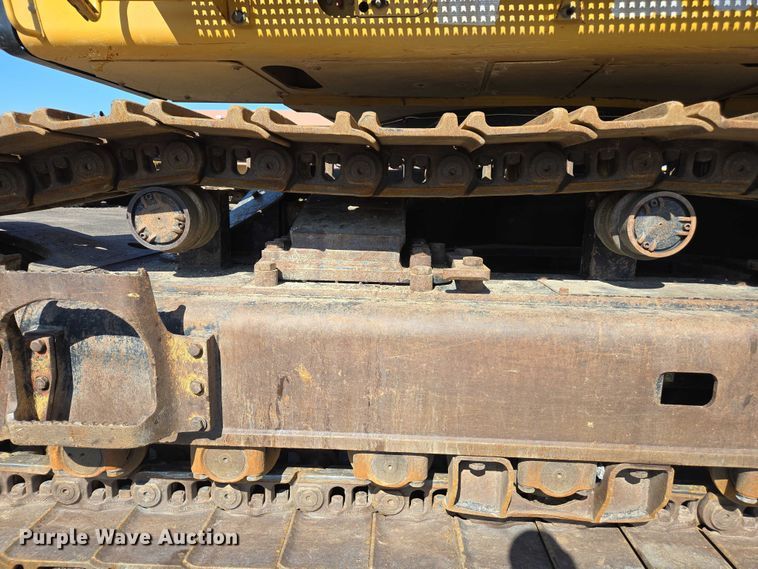 image for item EC1073 2017 Caterpillar 374F L excavator