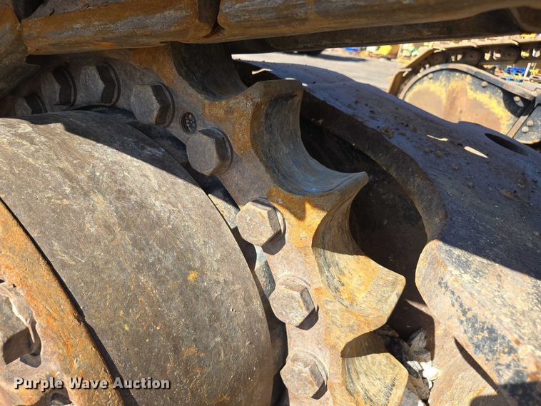 image for item EC1073 2017 Caterpillar 374F L excavator