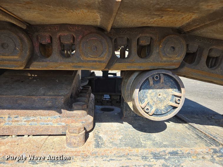 image for item EC1073 2017 Caterpillar 374F L excavator