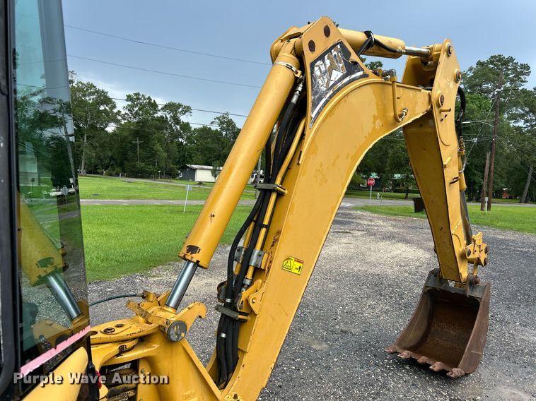 image for item EC1401 2005 Caterpillar 420D backhoe