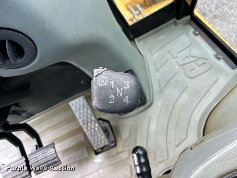 image for item EC1401 2005 Caterpillar 420D backhoe