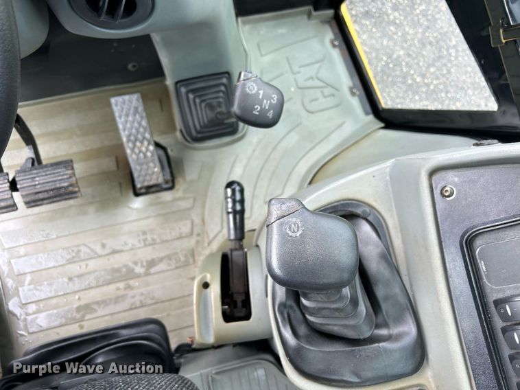 image for item EC1401 2005 Caterpillar 420D backhoe