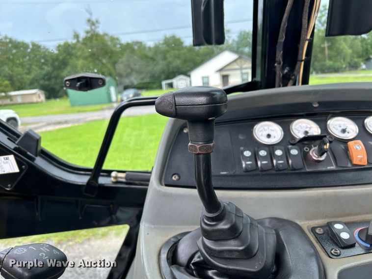 image for item EC1401 2005 Caterpillar 420D backhoe