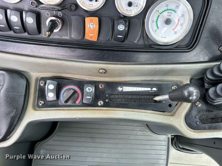 image for item EC1401 2005 Caterpillar 420D backhoe