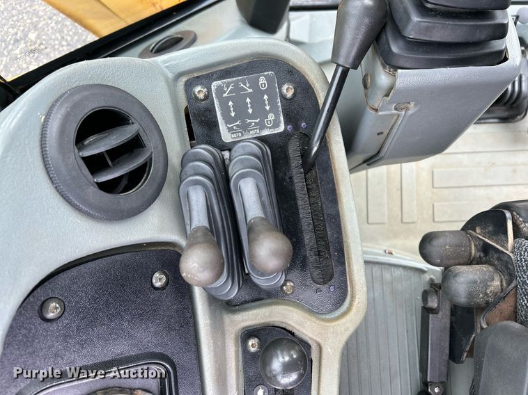 image for item EC1401 2005 Caterpillar 420D backhoe