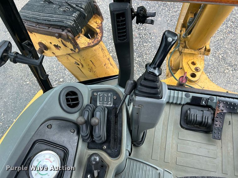 image for item EC1401 2005 Caterpillar 420D backhoe