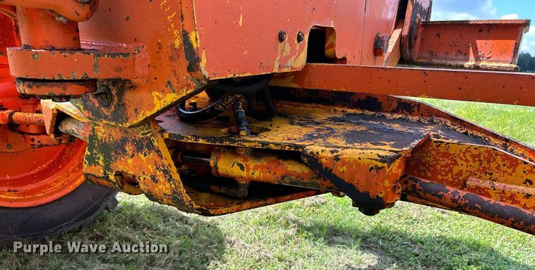 image for item EC1403 1983 John Deere 570A motor grader