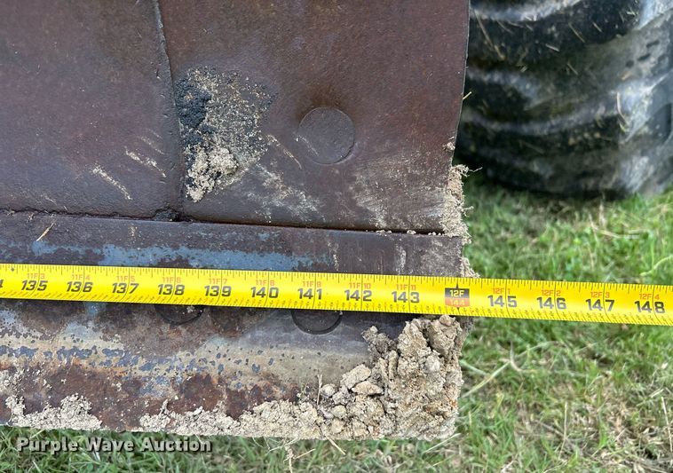 image for item EC1403 1983 John Deere 570A motor grader