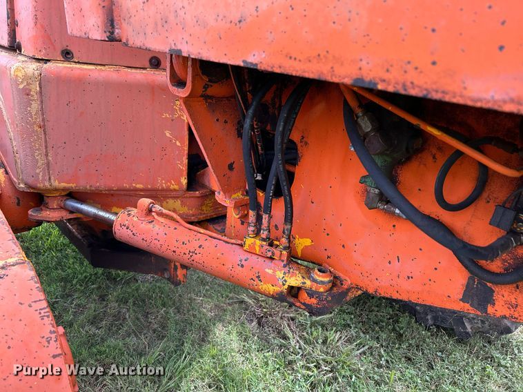 image for item EC1403 1983 John Deere 570A motor grader