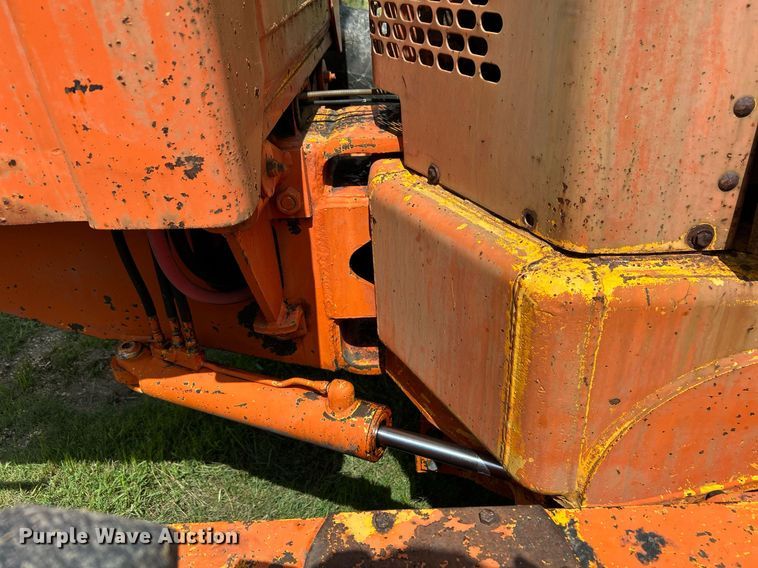 image for item EC1403 1983 John Deere 570A motor grader