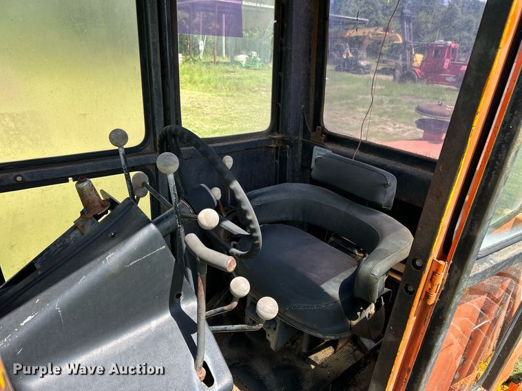 image for item EC1403 1983 John Deere 570A motor grader