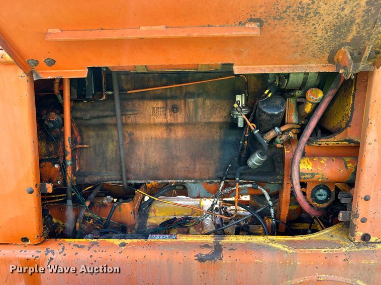 image for item EC1403 1983 John Deere 570A motor grader