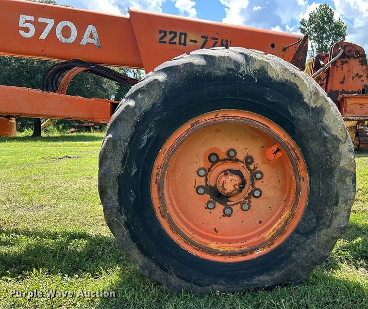 image for item EC1403 1983 John Deere 570A motor grader