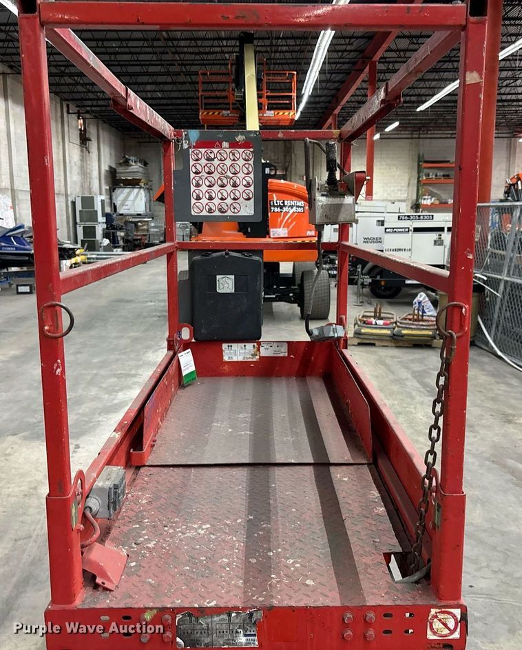 image for item EC3607 2014 Skyjack 3219 scissor lift
