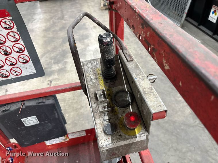 image for item EC3607 2014 Skyjack 3219 scissor lift